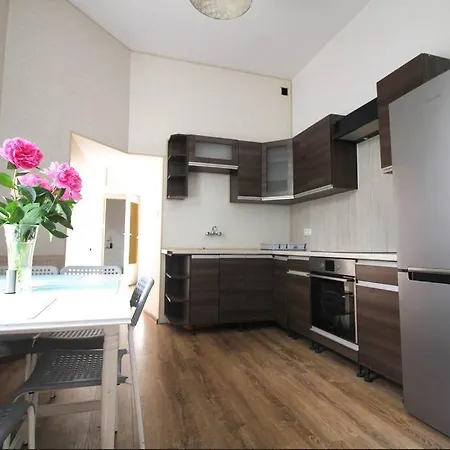 Apartment Simplicity - Center *