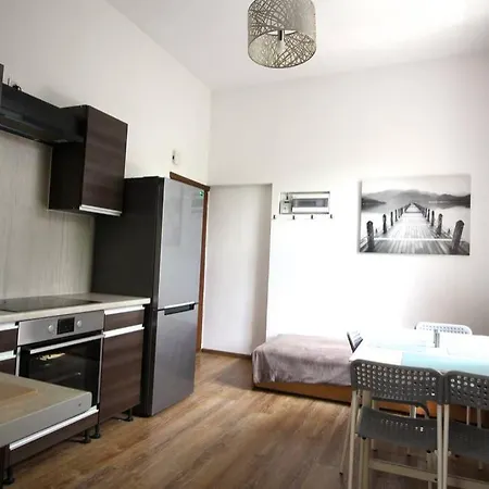Simplicity - Center Apartment *